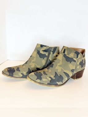 Lucky Brand Camouflage Ankle Booties - Olive Green Camo with Side Zippers